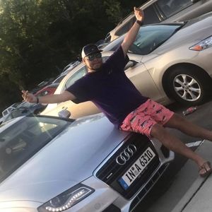 Meet your Posher, Dustin